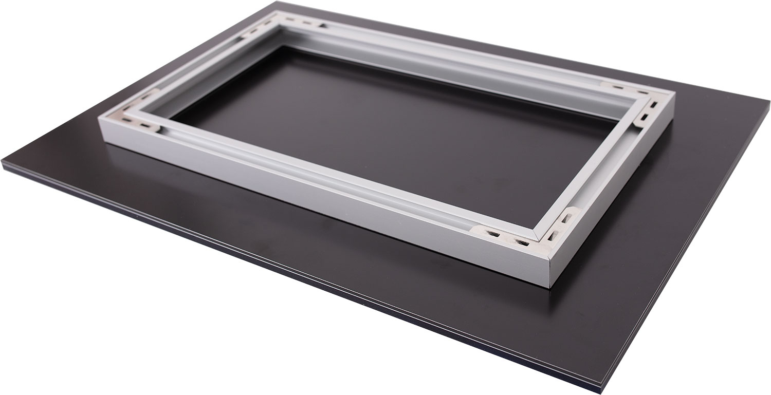 tirage sous Plexiglas avec châssis rentrant